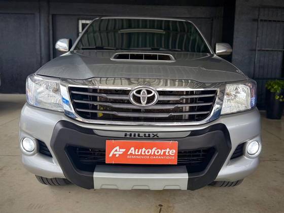 TOYOTA HILUX 3.0 SRV 4X4 CD 16V TURBO INTERCOOLER DIESEL 4P AUTOMÁTICO TOYOTA HILUX 3.0 SRV 4X4 CD 16V TURBO INTERCOOLER DIESEL 4P AUTOMÁTICO